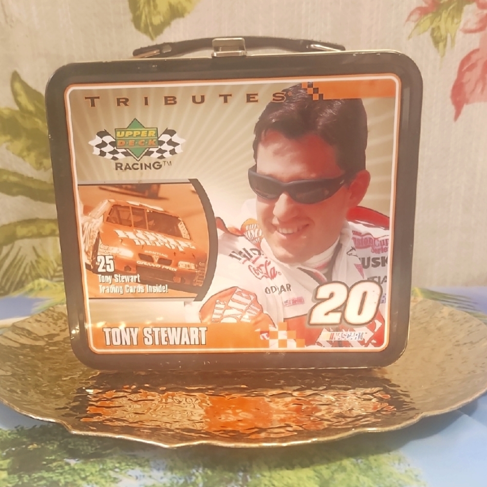 NASCAR Tony STEWART 20 lunch Box in great shape